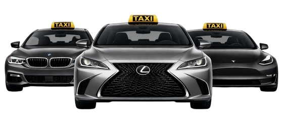 Trois taxis : Lexus au centre, BMW à gauche, Tesla à droite